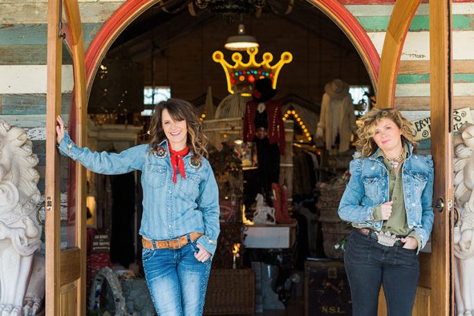 5 Lessons We Learned From Junk Gypsy: How Two Sisters Built a Round Top Icon