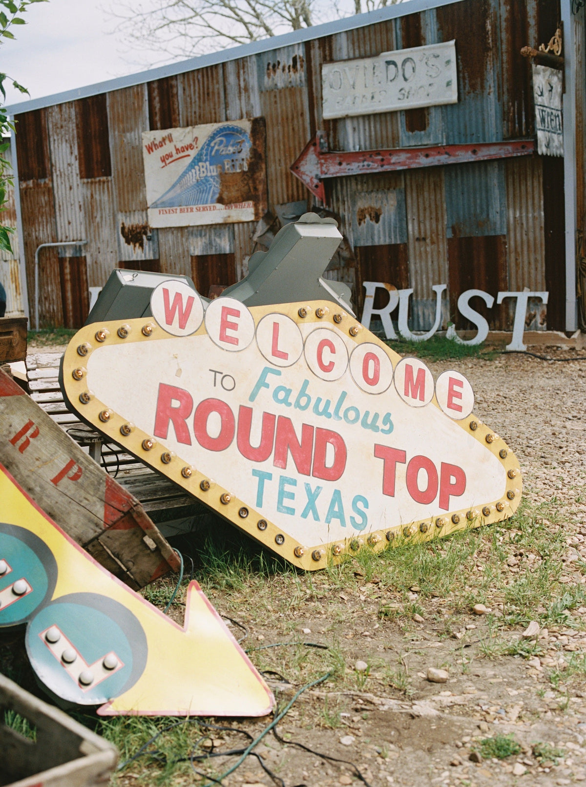 Round Top Find Sign