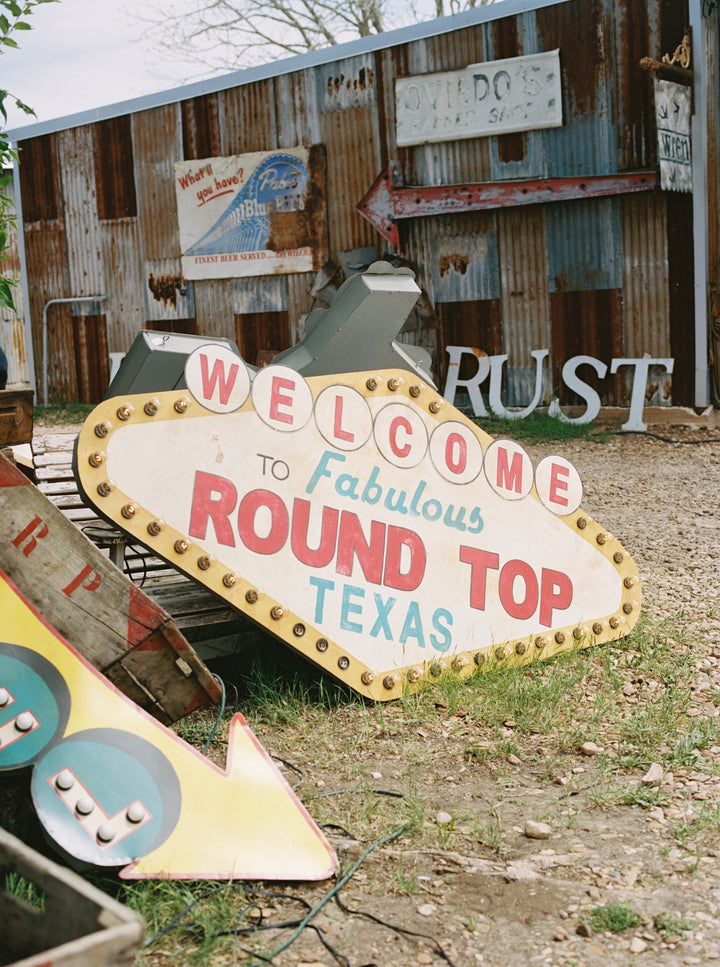 Round Top Find Sign